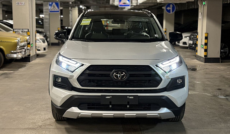 Toyota RAV 4 (белый)