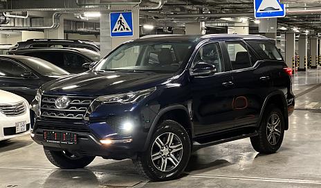 Toyota Fortuner II рестайлинг (синий)