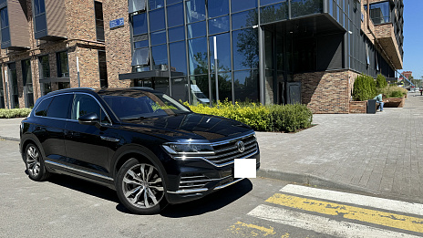 Volkswagen Touareg, 2020г, полный привод, автомат