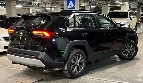 Toyota RAV 4 (черный)