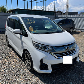 Honda Freed, 2017г, полный привод, робот