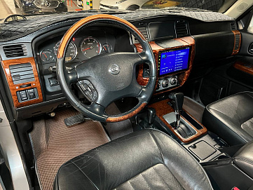 Nissan Patrol, 2009г, полный привод, автомат