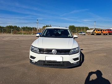 Volkswagen Tiguan, 2018г, передний привод, робот