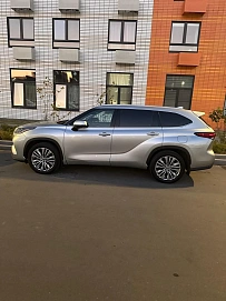 Toyota Highlander, 2023г, полный привод, автомат