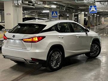 Lexus RX, 2022г, полный привод, автомат