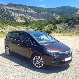 Opel Zafira, 2012г, передний привод, механика