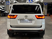 Toyota Land Cruiser 300 White