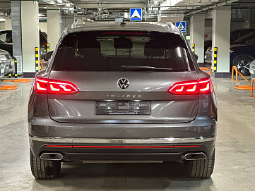 Volkswagen Touareg, 2022г, полный привод, автомат