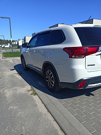 Mitsubishi Outlander, 2015г, полный привод, вариатор