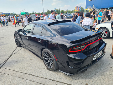 Dodge Charger, 2017г, задний привод, автомат