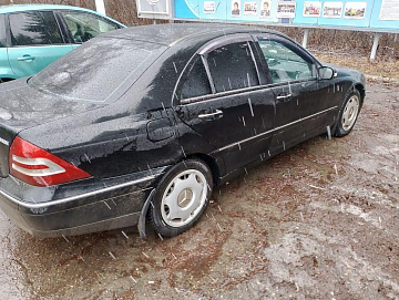 Mercedes-Benz C-Класс, 2001г, задний привод, механика