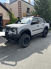 Mitsubishi L200, 2012г, полный привод, автомат