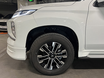 Mitsubishi Montero Sport, 2023г, полный привод, автомат