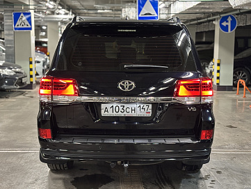 Toyota Land Cruiser, 2019г, полный привод, автомат