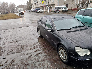 Mercedes-Benz C-Класс, 2001г, задний привод, механика